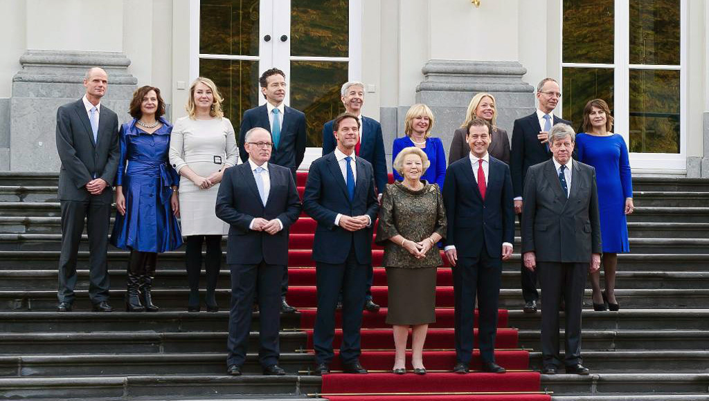 Centrum verliest fors, maar houdt macht, VVD onmisbaar bij coalitie.