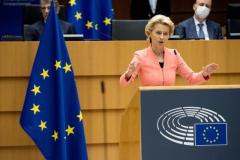 Staat van de Unie 2020 Von Der Leyen met Europese vlag