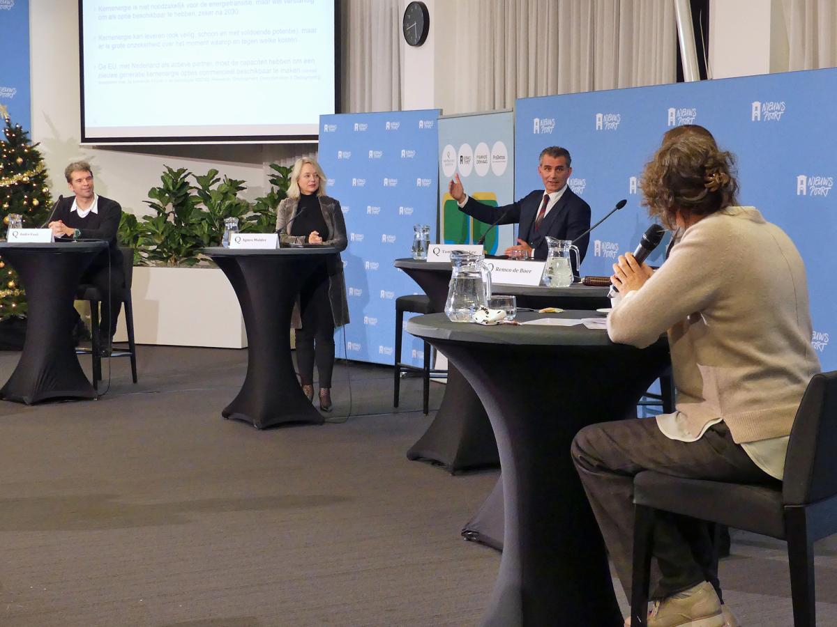 André Faaij, Agnes Mulder, Tom van der Lee en Eva Kuit (debatleider) 